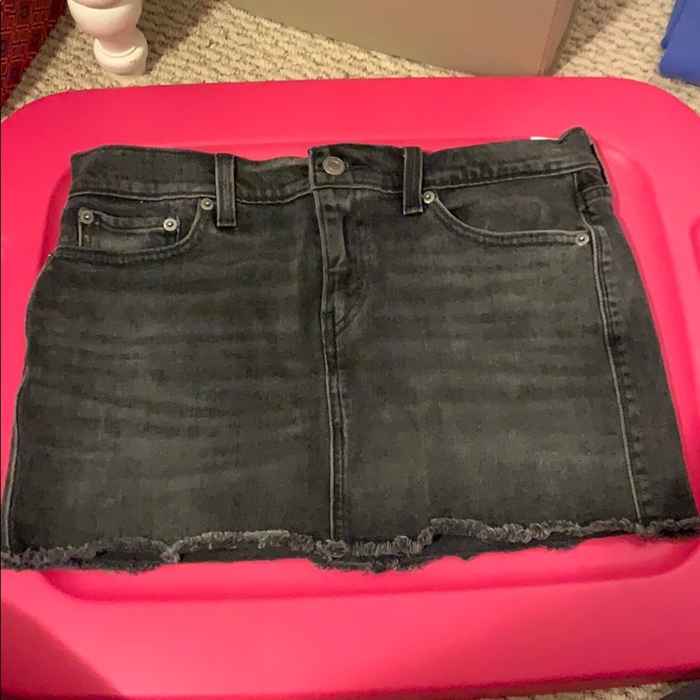 Size 26 Levi jean skirt